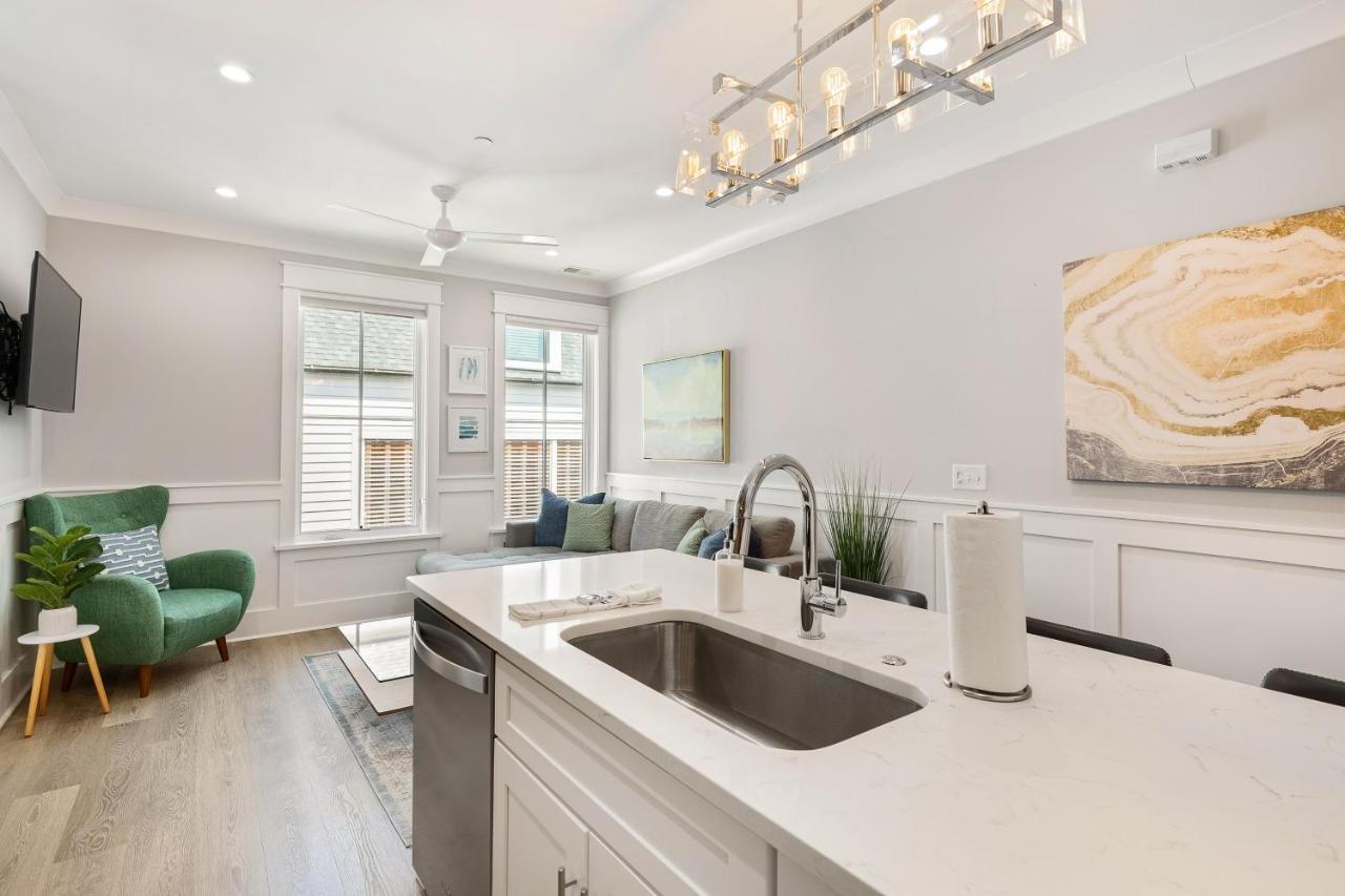 The Azalea Suite At 124 Spring Charleston Exterior photo